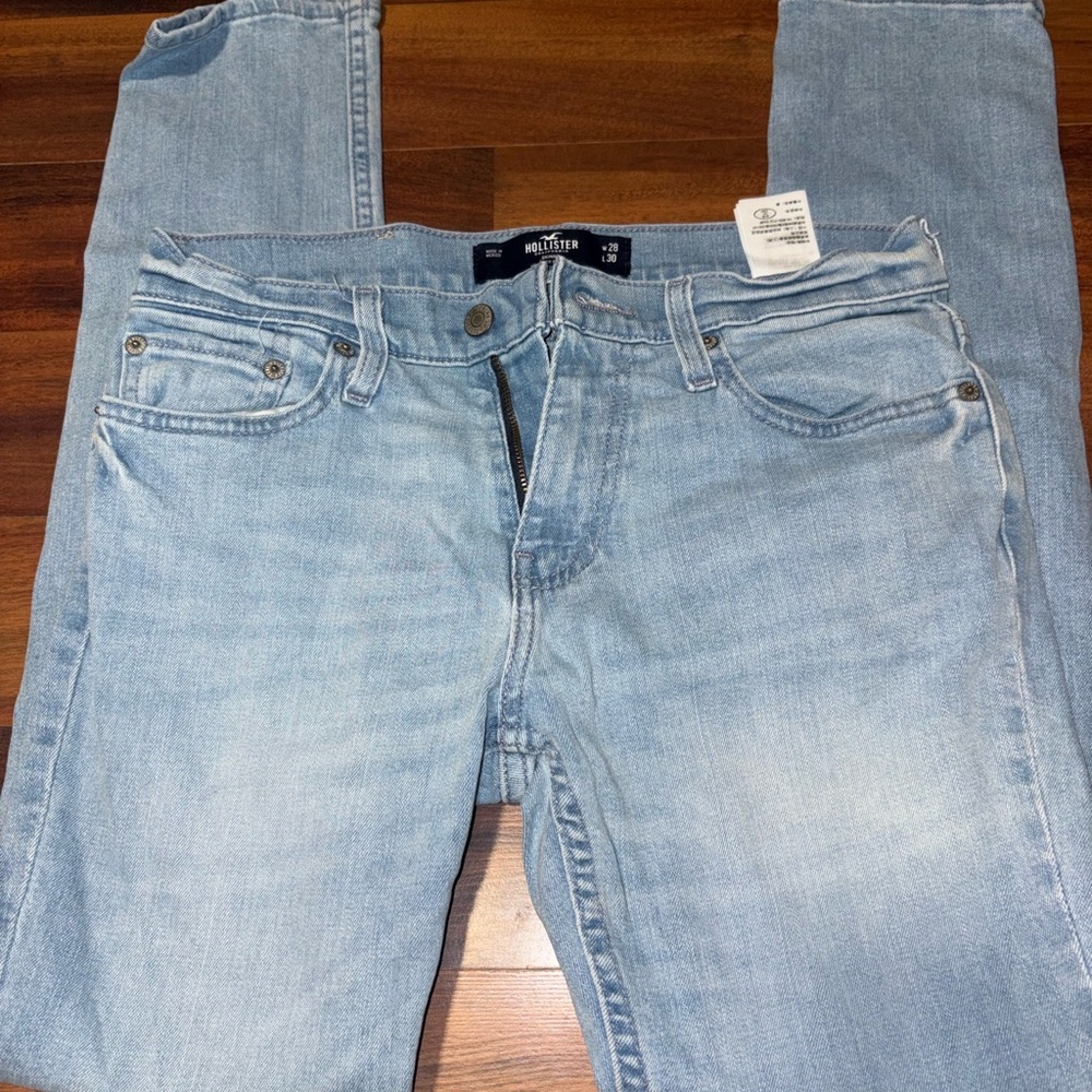 Hollister Men’s Slim Jeans in Light Blue Wash